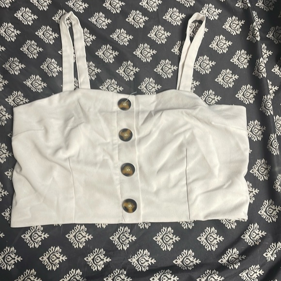 Medium size shirt I have only wore once at the beach. - Picture 1 of 3